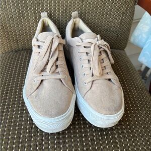 Casual Tan Canvas Sneakers